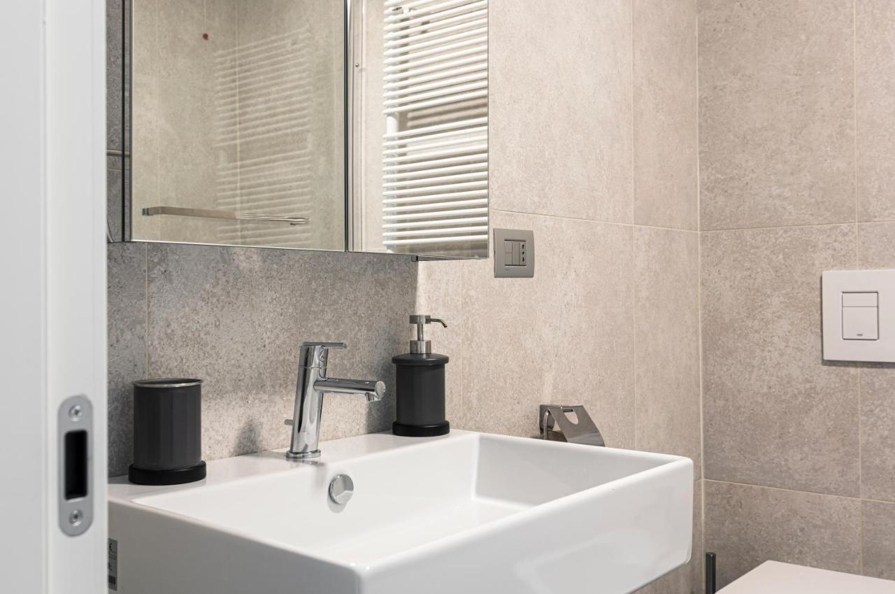 Wide And Bright Two Bedroom Apartment- Via Freguglia Milano Exteriör bild